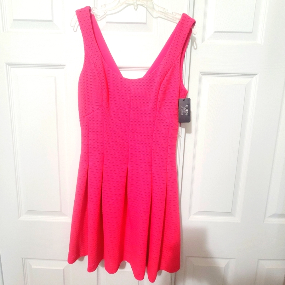 Women dress. Brand GUESS.  Size 10. Pink color